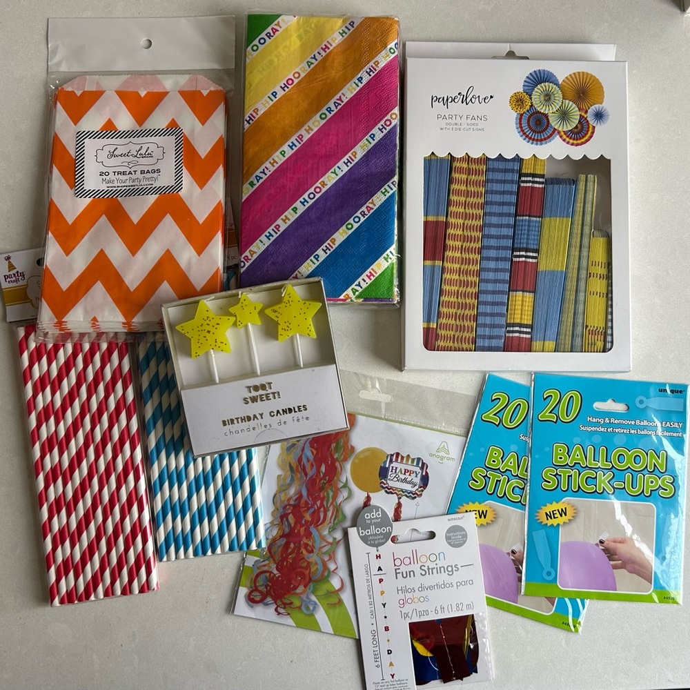 BNWT Birthday Party Supplies 🎂